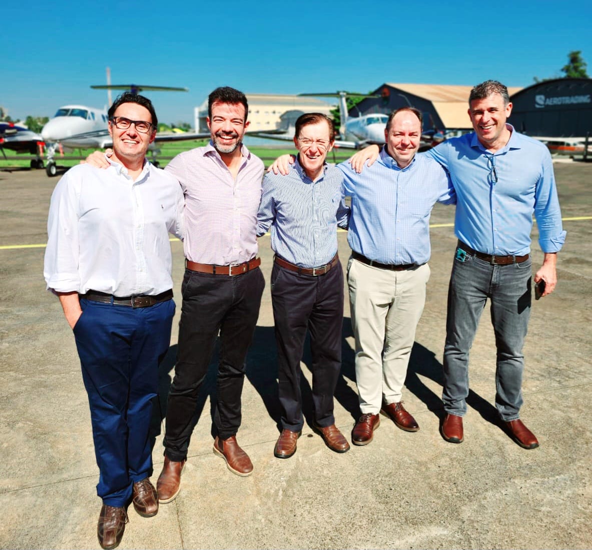 Legenda da foto: Da esquerda para à direita, Matheus Kfouri Marino (Presidente do conselho da Coopercitrus), João Aleixo (CEO DVA Agro), José Geraldo Mello (Vice Presidente do conselho da Coopercitrus), Matthias Damm (CEO DVA Group / Mains DVA Shareholder) e Fernando Degobi (CEO Coopercitrus).