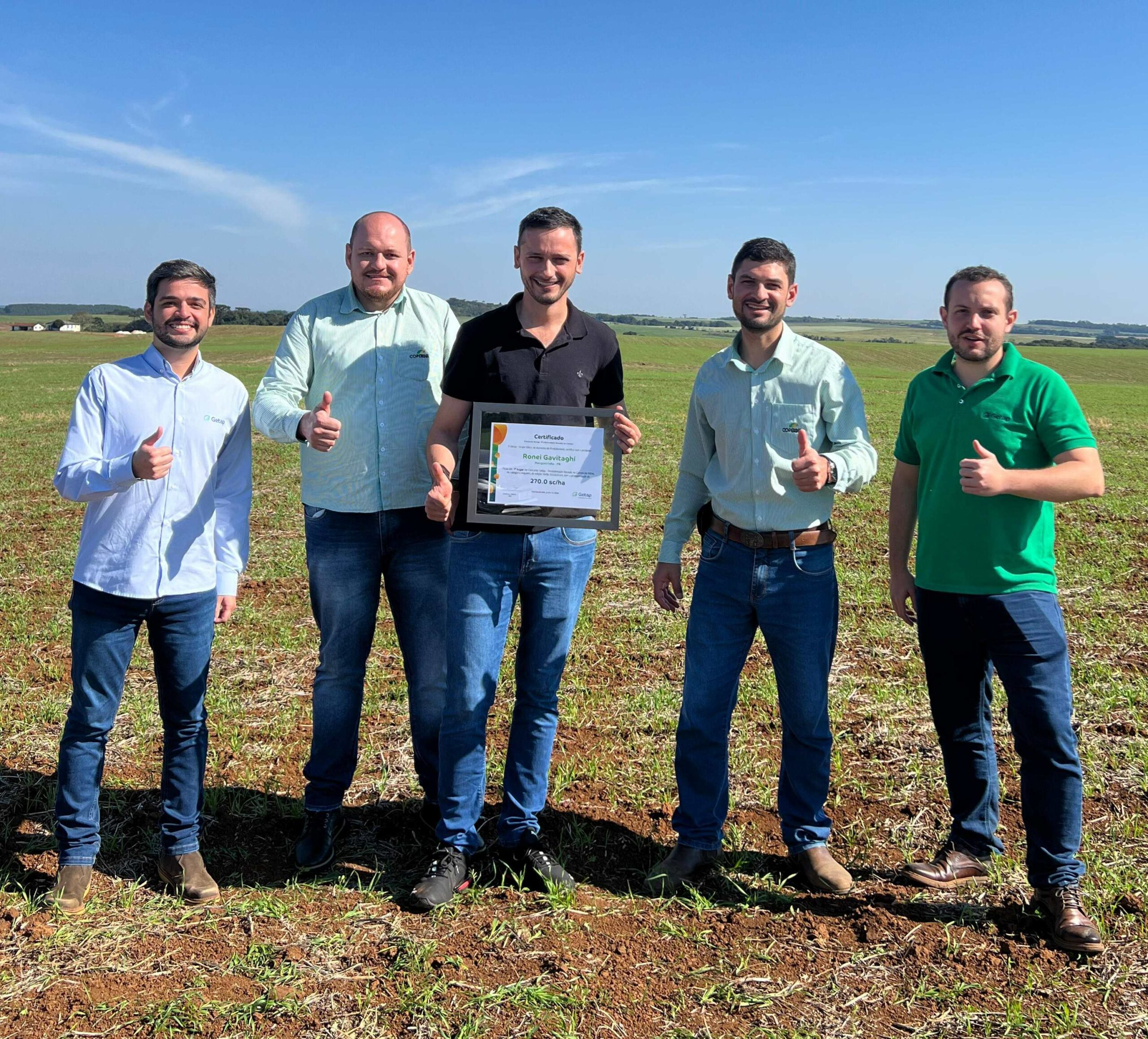 O grande campeão sequeiro, Ronei Gaviraghi, de Mangueirinha, que alcançou a marca de 270 sacas por hectares