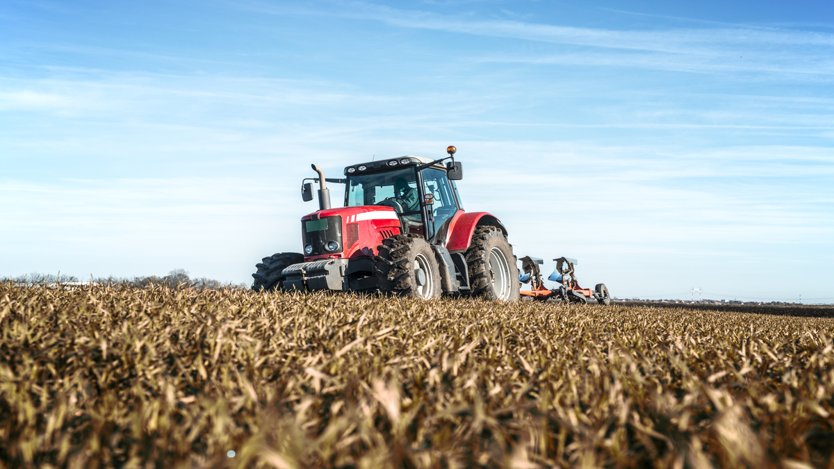 Consórcio de máquinas e equipamentos agrícolas deve alcançar recorde de vendas no último semestre de 2024