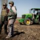 Três anos da Guerra na Ucrânia e acordo de paz: quais os impactos para o agronegócio brasileiro? Reuters